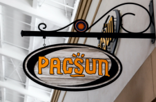 青年时尚零售连锁 Pacsun 现在接受 11 种加密货币